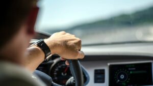 Lire la suite à propos de l’article Types d’airbags : frontaux, latéraux, rideaux, genoux… Quels rôles et quelles protections ?
