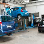 Voiture à Essence : 10 gestes simples pour bien l’entretenir